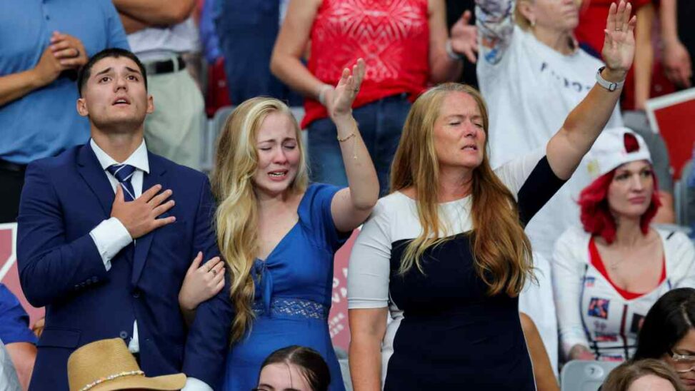 Thousands gather in arizona at memorial service for charlie kirk