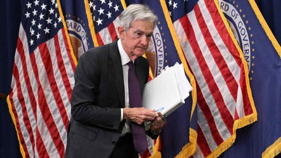 Why the fed should not cut rates now