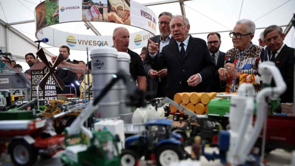 French business warns of recession risk as political turmoil deepens