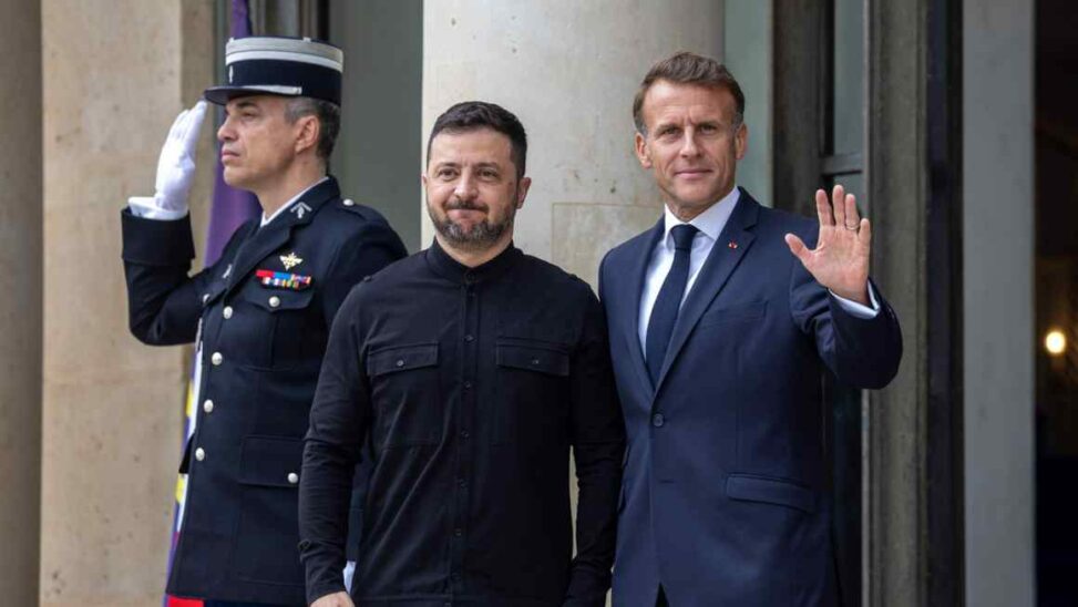 Macron says trump to outline ukraine security guarantees in days