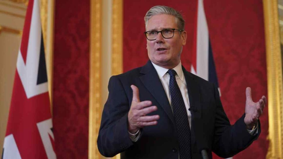 Starmer to attack farage as he unveils digital id cards plan for all uk adults