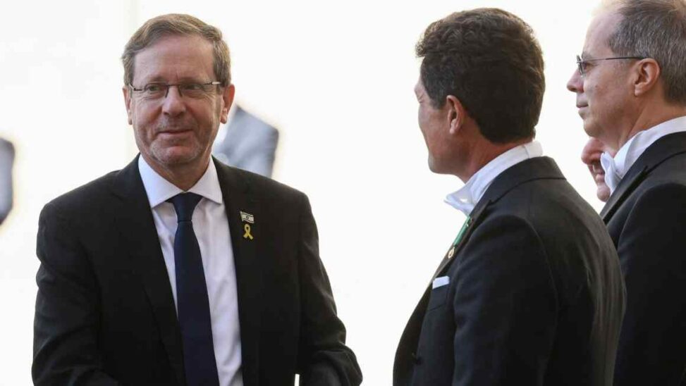Israeli president herzog to meet starmer as calls grow for tougher uk action