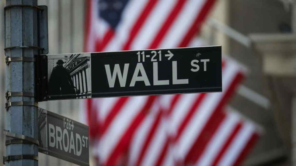 Donald trump calls on us companies to ditch quarterly reporting