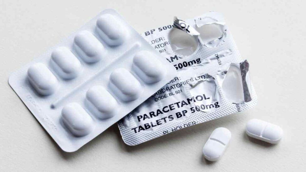 Uk tells patients to ignore trump’s advice on paracetamol