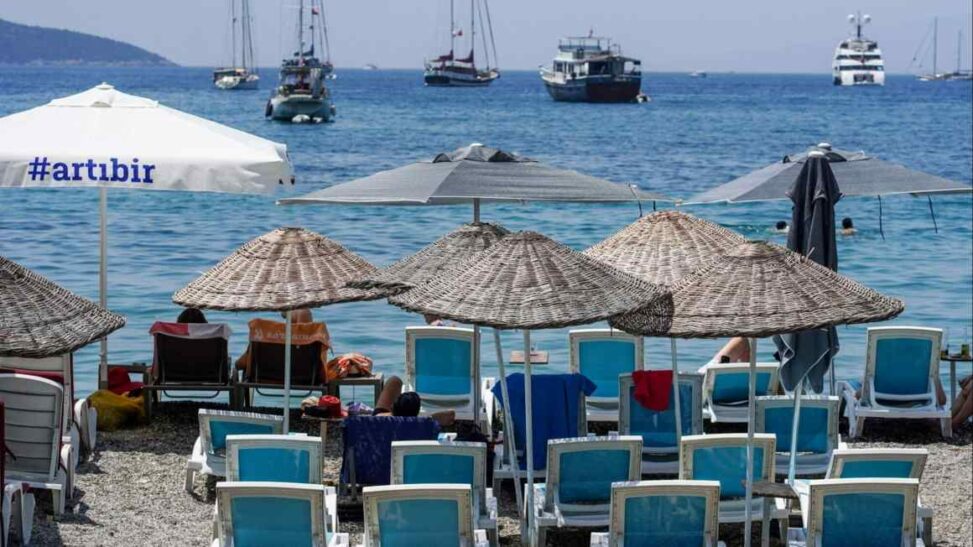 On the beach shares slide 15% as holidaymakers delay bookings