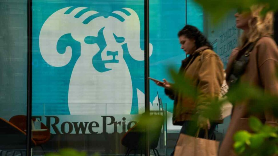 Goldman to buy $1bn stake in t rowe price