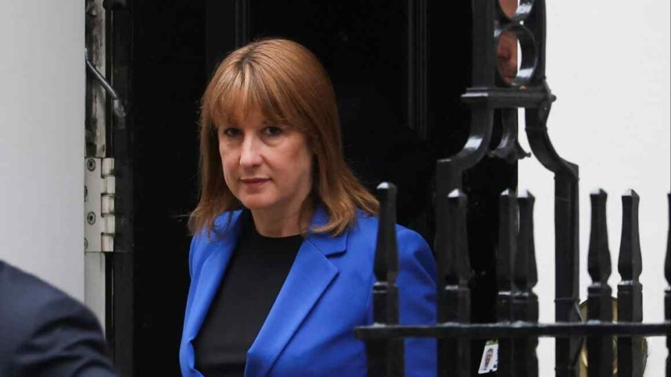 Rachel reeves opts for late budget