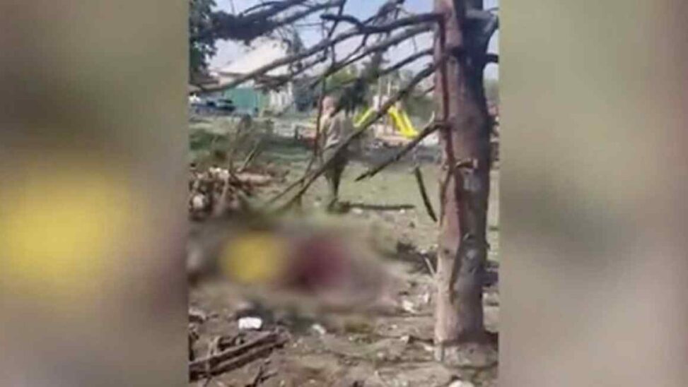 Russian air strike kills ukrainian pensioners