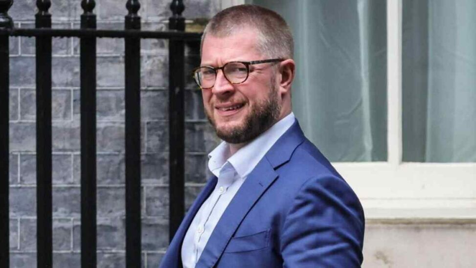 Starmer aide resigns over messages about diane abbott