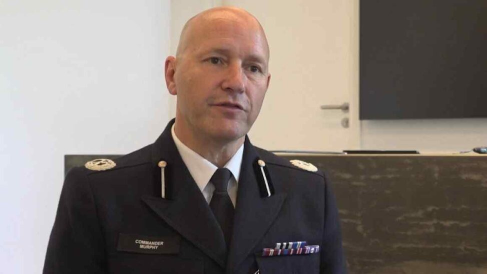 Uk police arrest three people on suspicion of spying for russia