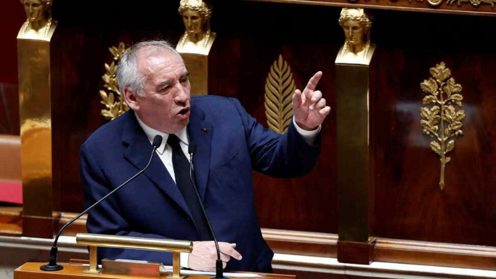 French government collapses as pm françois bayrou loses confidence vote