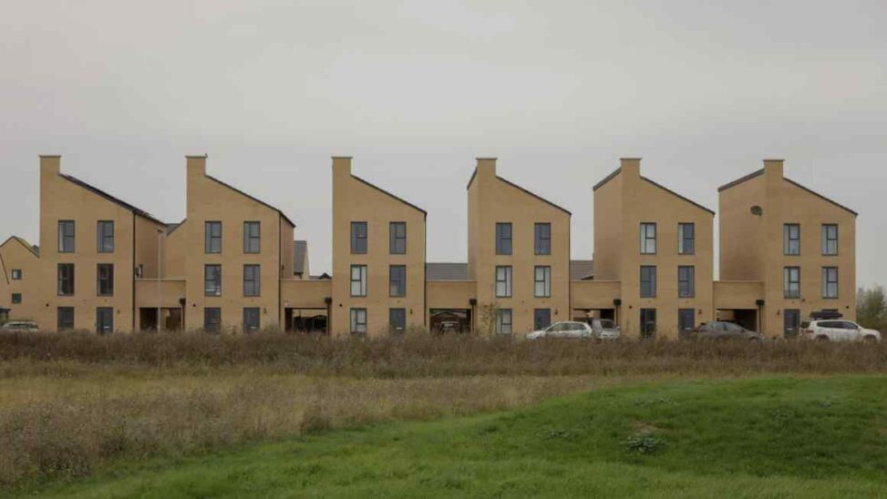 Uk lenders approved most mortgages for 6 months in july, says boe