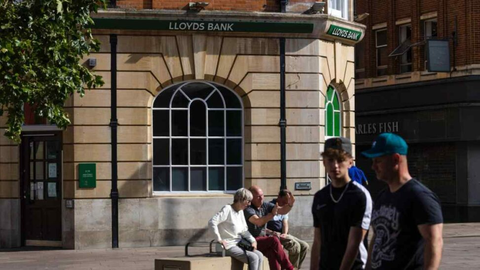 Thousands of lloyds staff face axe in performance overhaul