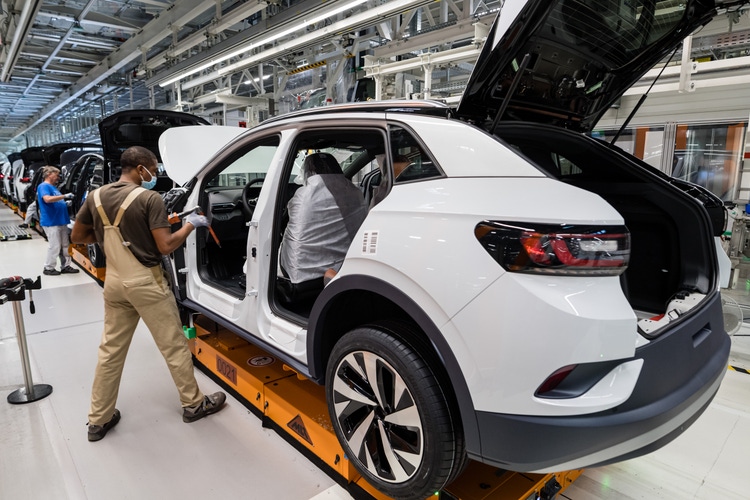 Volkswagen in talks to increase u.s. investments to offset tariffs