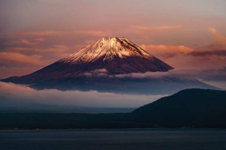 All about toyota's very own mind boggling futuristic city in the foothills of mount fuji