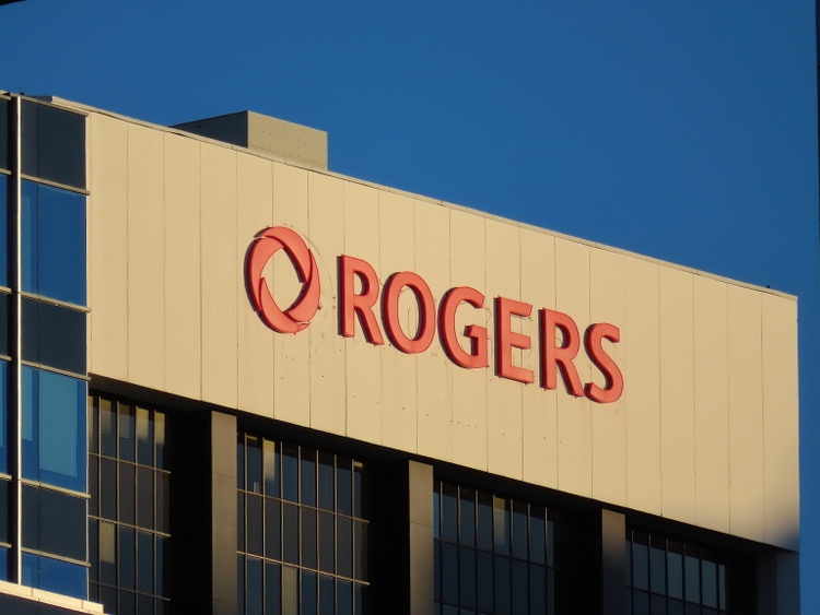 Rogers ceo says private investors are showing interest in its sports biz report