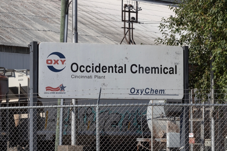 Occidental in talks to sell petrochemical business for $10 billion: ft