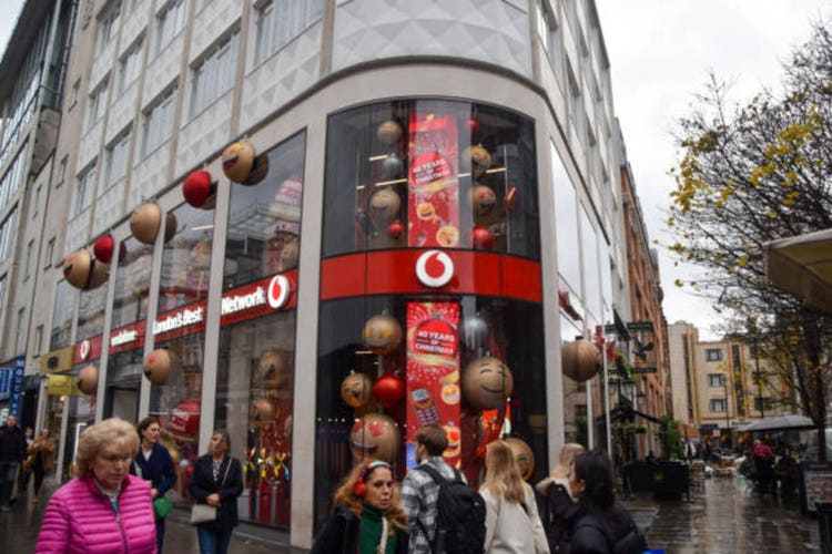 Ericsson and nokia secure major $2.7 billion network deal for vodafonethree
