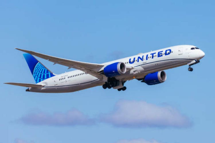 United airlines flight makes emergency landing in japan