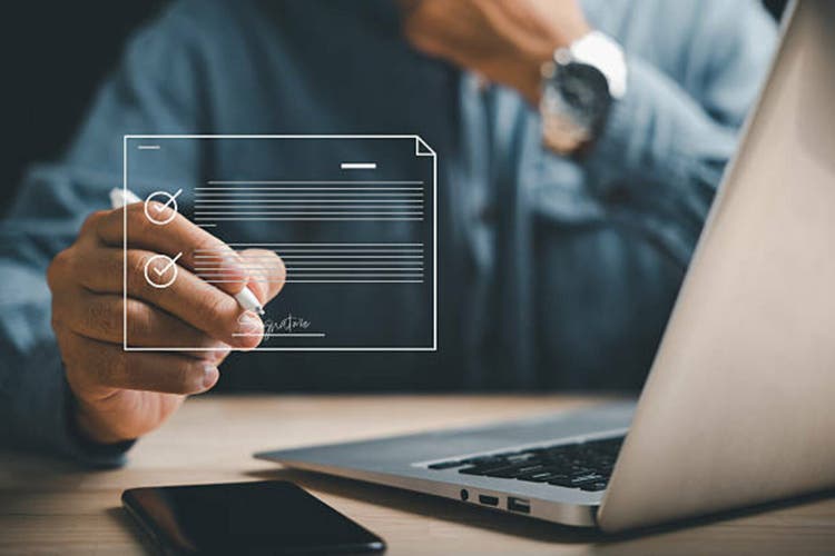 Docusign q2 preview: analysts expect mixed bag earnings, iam in focus