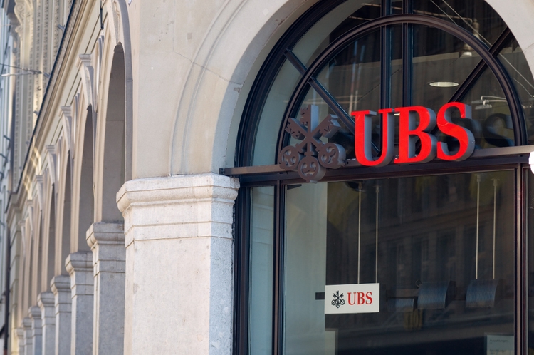 Ubs is said to weigh u.s. move amid swiss capital rule dispute