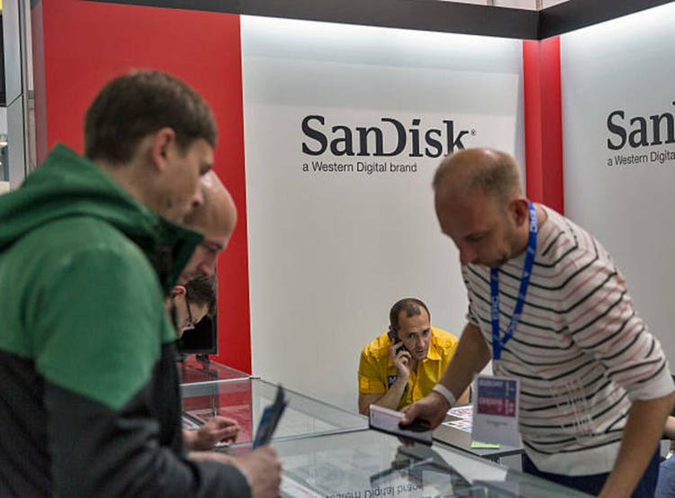 Sandisk in focus as benchmark cites positives from price increases