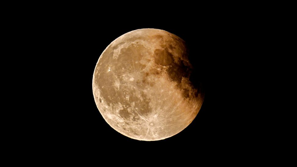'blood moon' captured in photos across the world