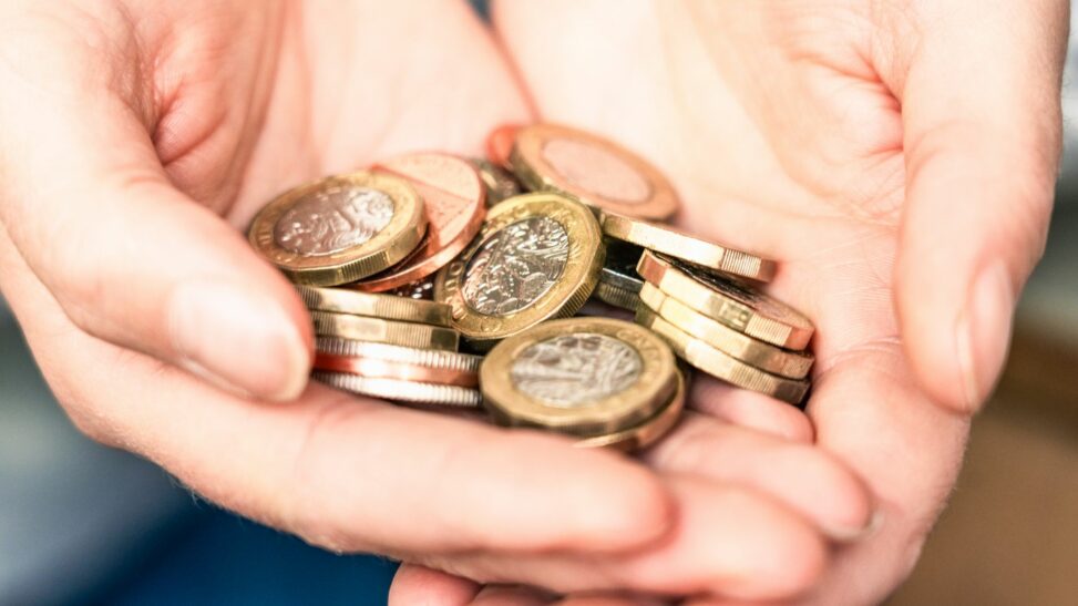Pound drops as long term government borrowing cost at highest level this century