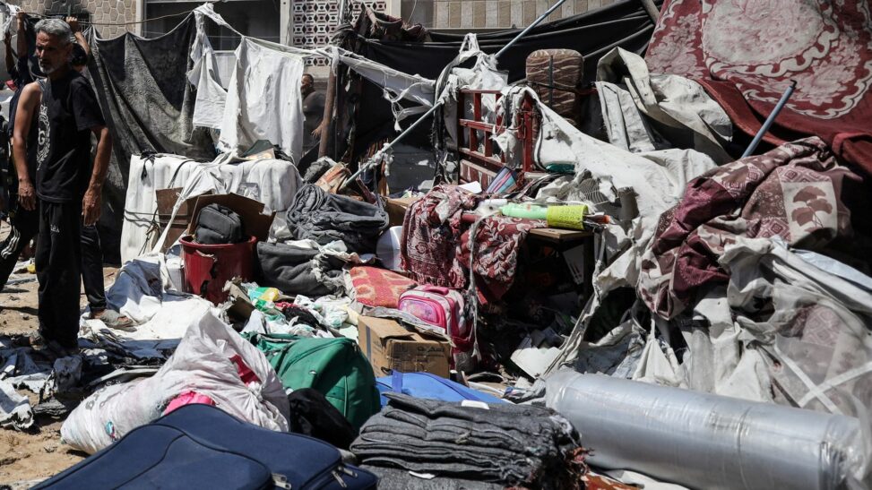 Israeli bombardment pushes more palestinians out of their homes