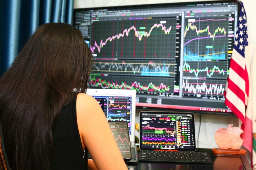 Ai deals lift nasdaq and s&p 500 toward record highs as u.s. shutdown drags on