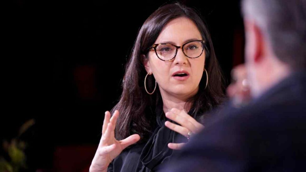 Bari weiss becomes cbs news chief as paramount buys her start up
