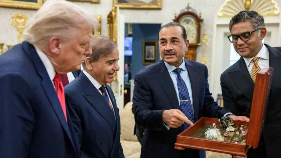 Pakistan courts us with pitch for new arabian sea port