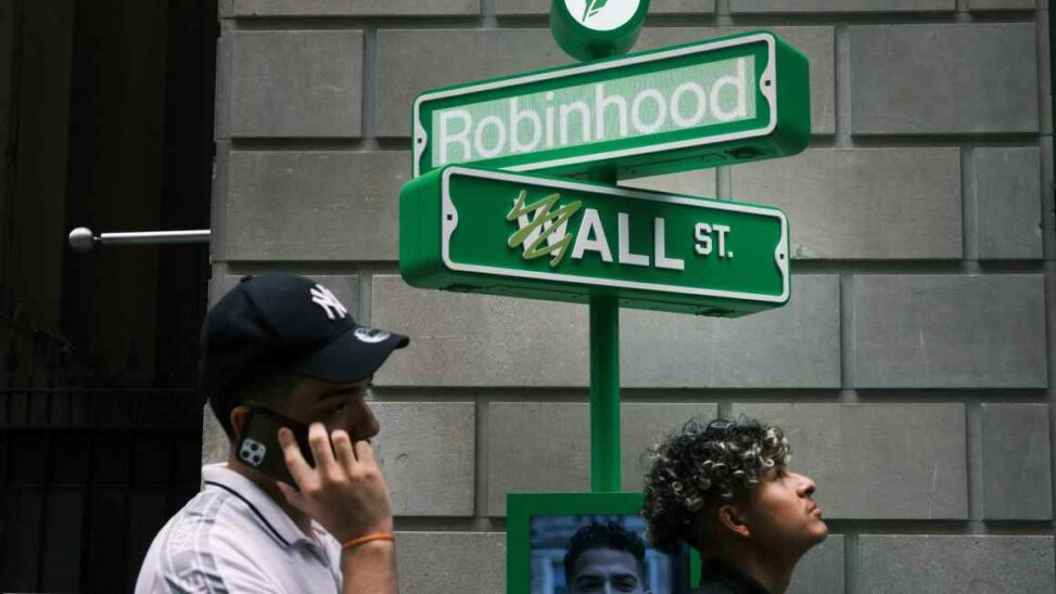 Robinhood takes aim at uk ‘diy’ platforms hargreaves lansdown and aj bell