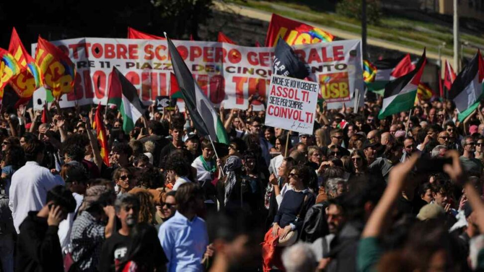 Italy paralysed as gaza protests mount pressure on meloni