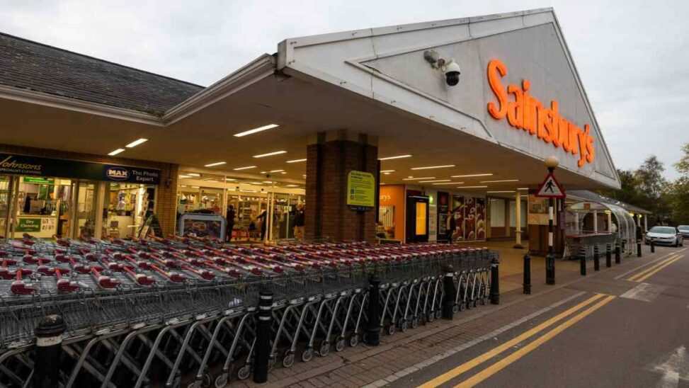 Reeves poised to back down on higher business rates for uk retailers