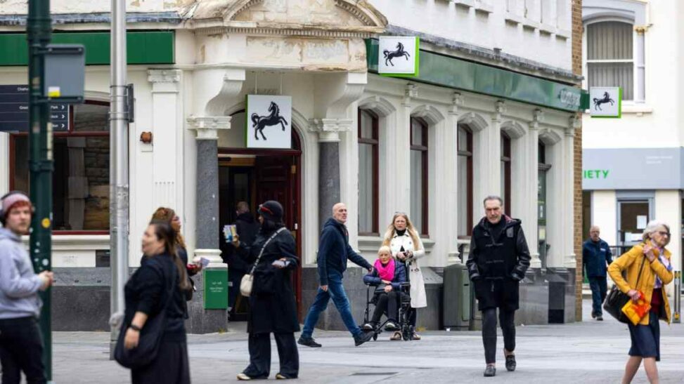 Lloyds stumbles in its wealth management dash for cash