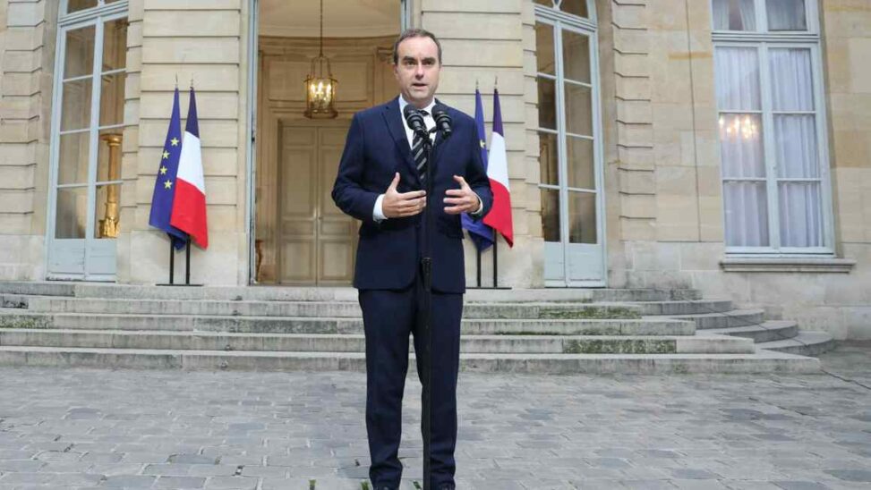 French prime minister resigns three weeks after appointment
