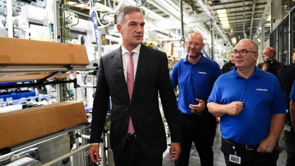 Uk business secretary approved £1.5bn jlr loan guarantee despite civil service concerns