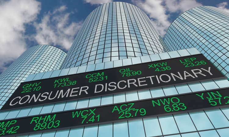 Weekly s&p 500 consumer cyclical movers: ford takes lead, carnival corporation bottoms