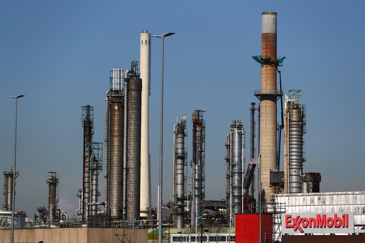 Clariant rejects €2b damage claims by bp, exxon