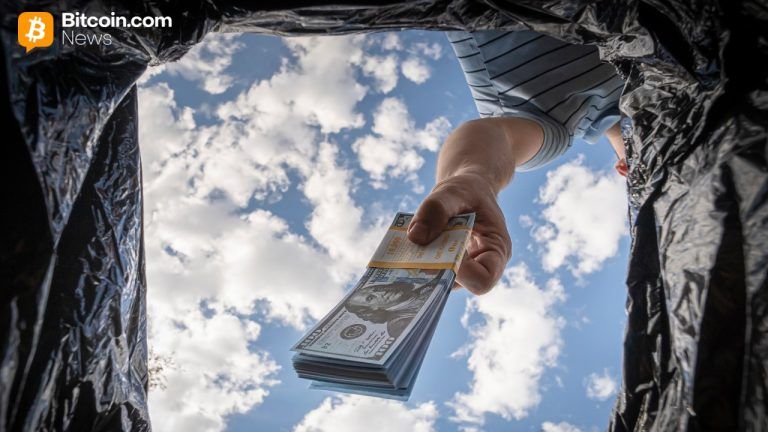Russia hits 95% de dollarization in settlements with china and india