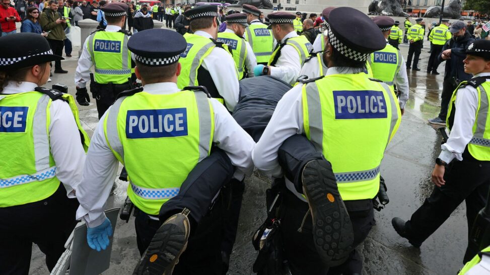 Police to get new powers to impose restrictions on repeat protests