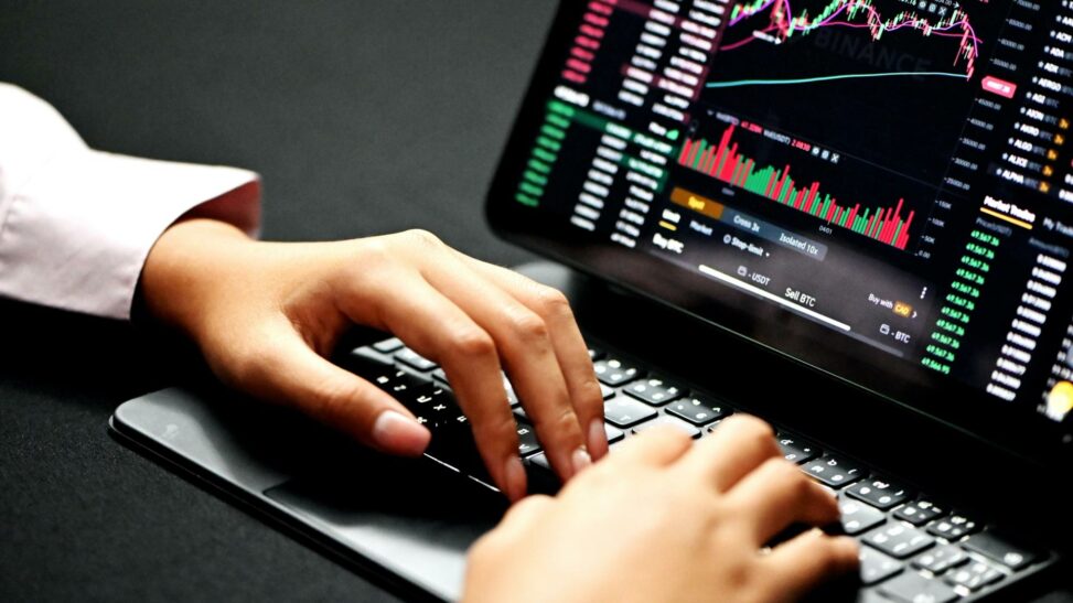 Hanging in there: crypto daybook americas