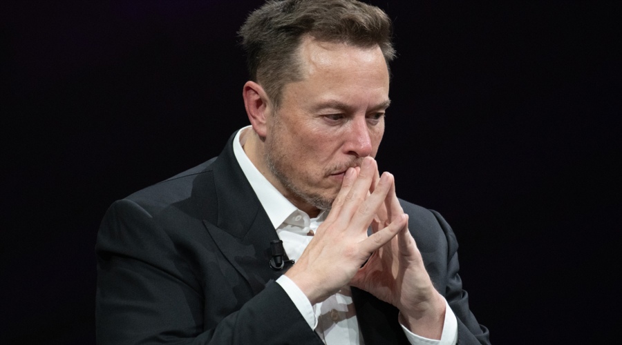 Elon musk hits almost $500 billion and the blowback starts