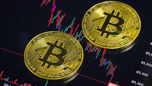 Bitcoin slips below $84,000 as crypto slump continues
