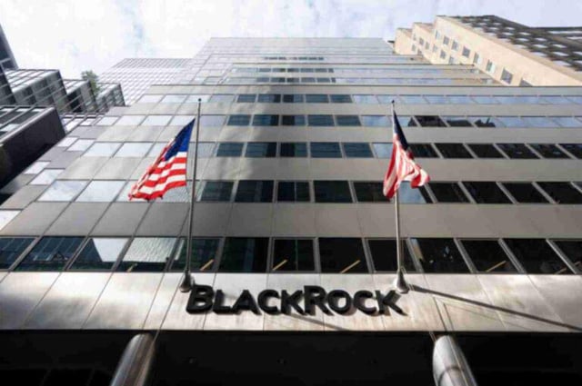 Blackrock dumped over $100 million of this crypto in a week