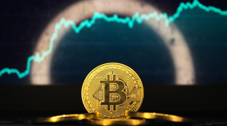 Bitcoin price climbs past $90,000, xrp follows, as traders eye january recovery