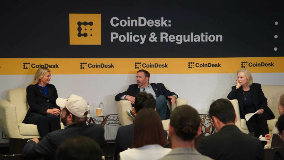 Key u.s. senator on crypto bill, lummis, negotiating dicey points with white house