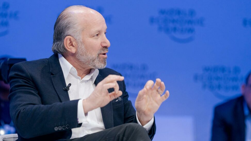 Hyperliquid’s $200 billion pitch: is this next solana scale defi bet?: asia morning briefing