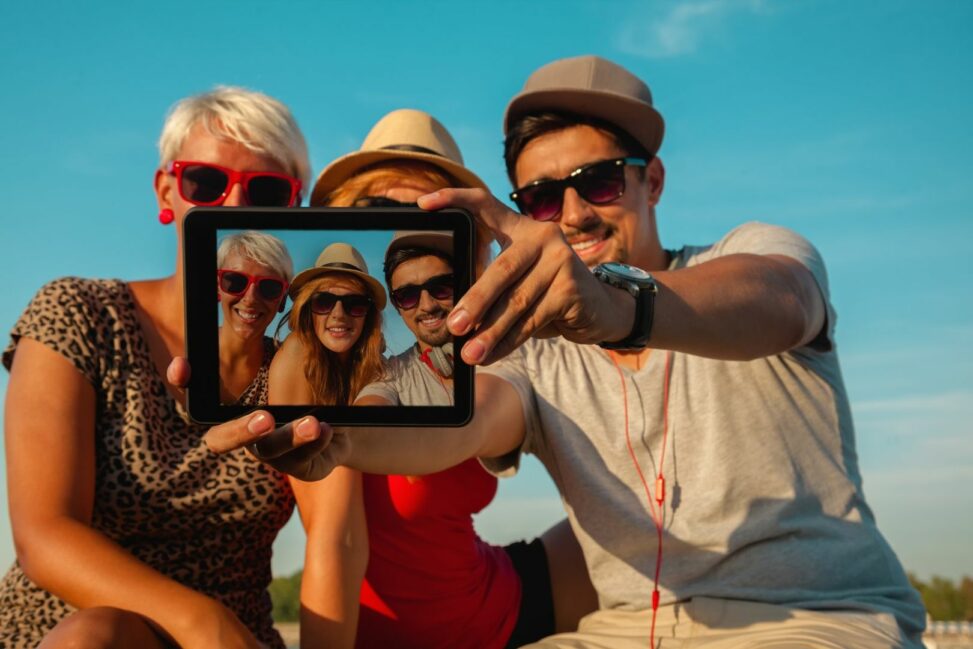 Farcaster switches to wallet first strategy to grow its social app